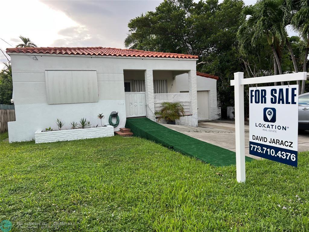 Photo of 9508 Byron Ave in Surfside, FL
