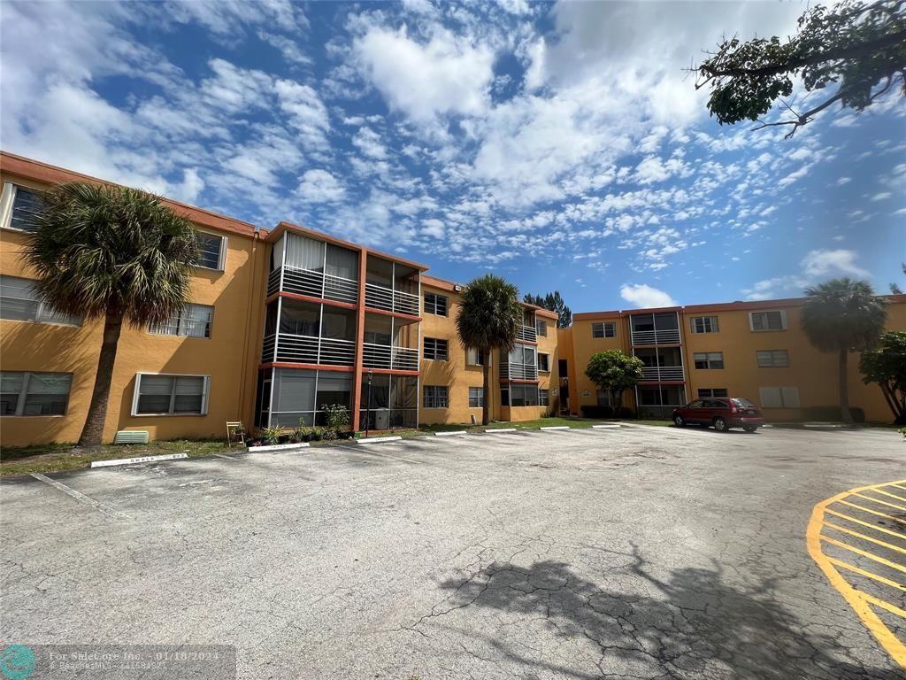 Photo of 4354 NW 9th Ave 3D in Deerfield Beach, FL