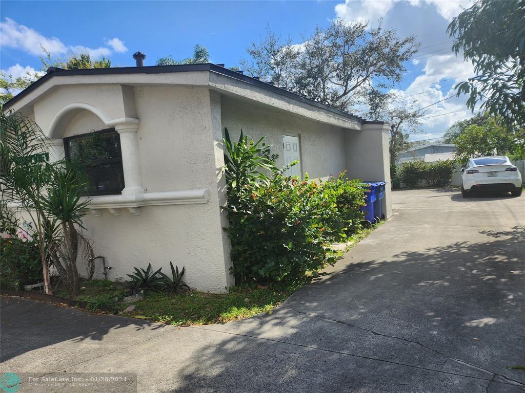 Photo of 6770 Taft St in Hollywood, FL
