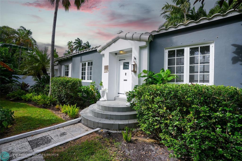 Photo of 1329 Tyler St in Hollywood, FL