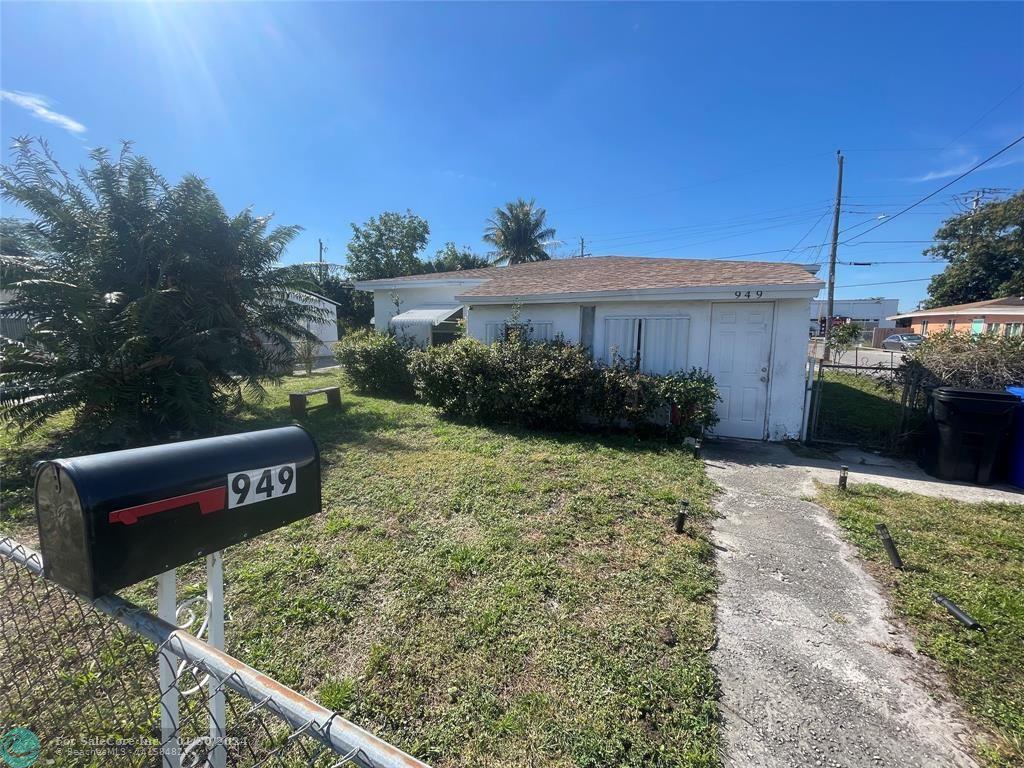 Photo of 949 NW 16th Ter in Fort Lauderdale, FL