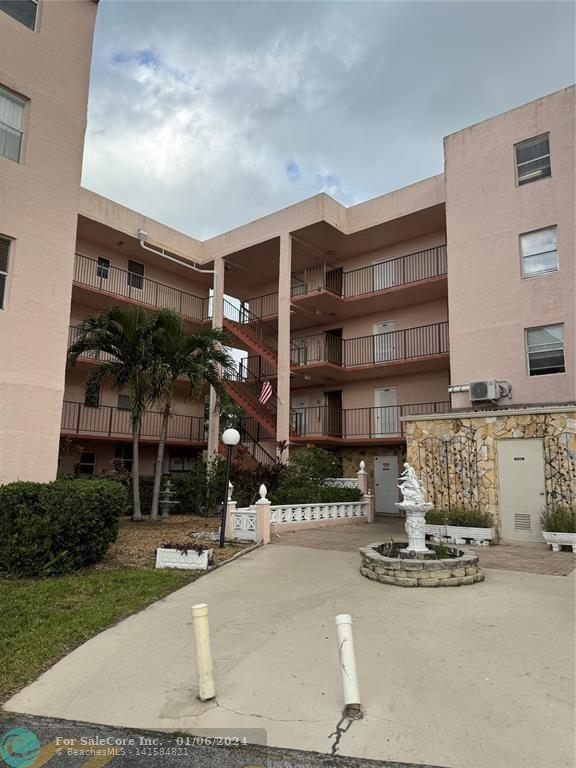 Photo of 2851 Somerset Dr 409 in Lauderdale Lakes, FL
