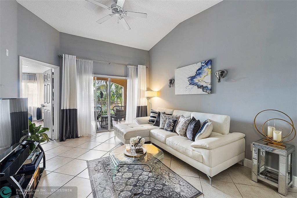 Photo of 9640 NW 2nd St 5-305 in Pembroke Pines, FL