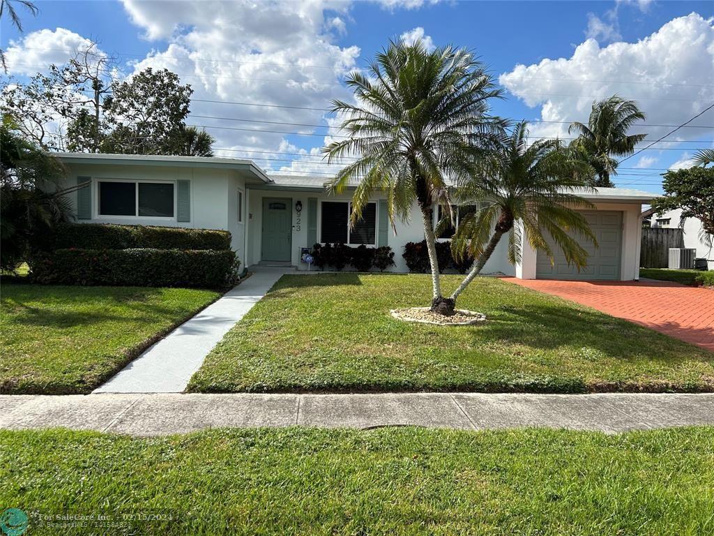 Photo of 923 SW 51st Ave in Plantation, FL