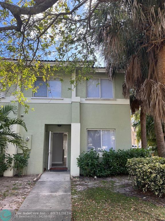 Photo of 167 Hidden Court Rd in Hollywood, FL