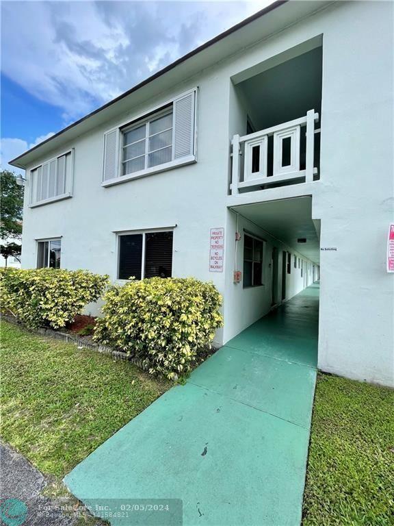 Photo of 4310 NW 16th St 102 in Lauderhill, FL