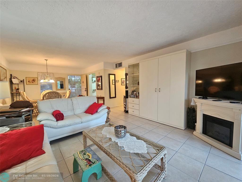 Photo of 2871 Somerset Dr 205 in Lauderdale Lakes, FL