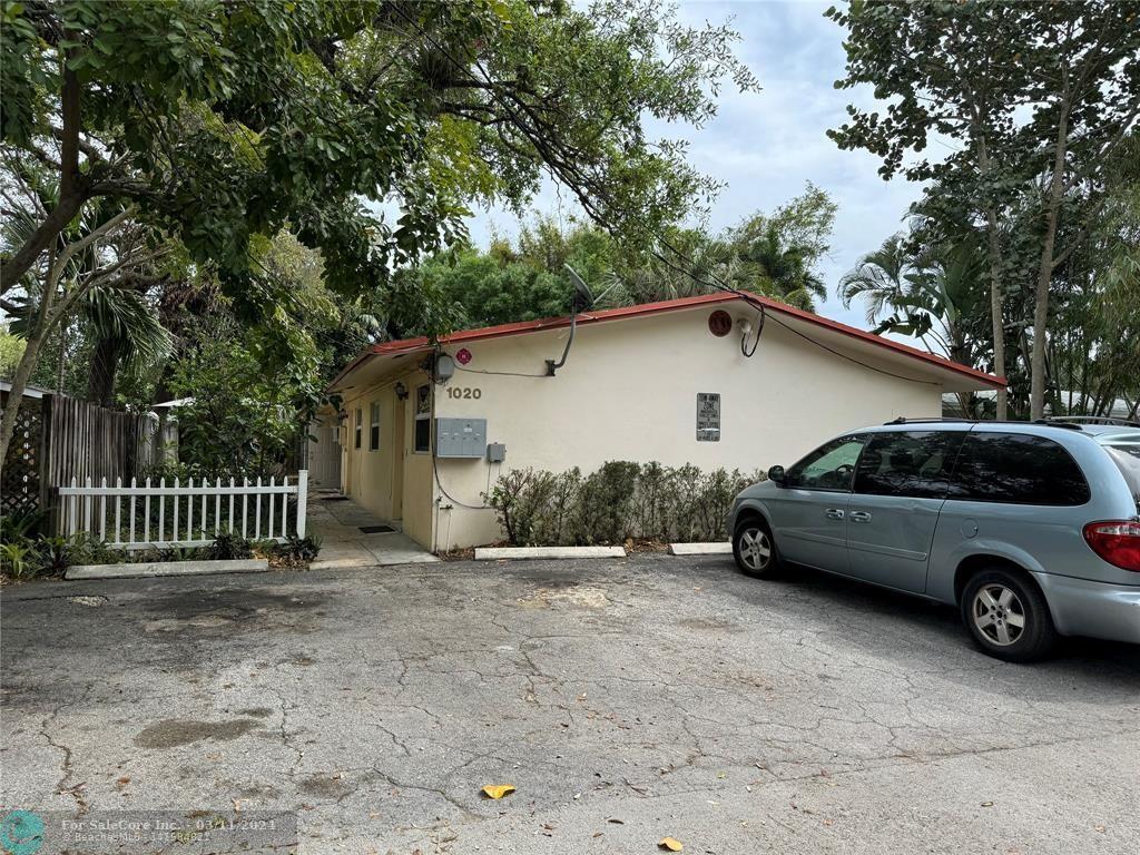 Photo of 1020 SW 15th Ter in Fort Lauderdale, FL