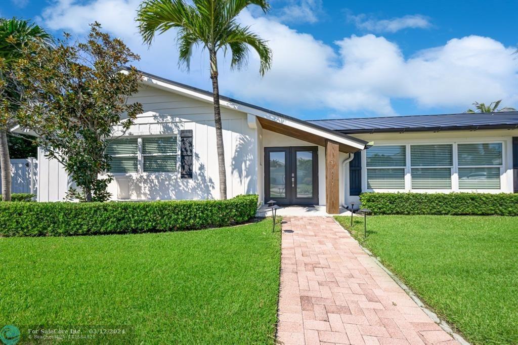 Photo of 206 Colony Rd in Jupiter Inlet Colony, FL