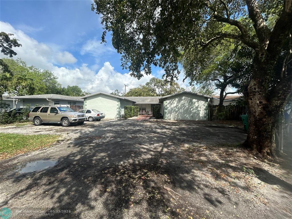 Photo of 4351 SW 52nd Ct in Fort Lauderdale, FL