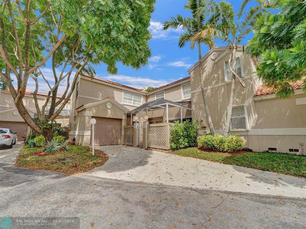 Photo of 10923 Chandler Dr in Cooper City, FL
