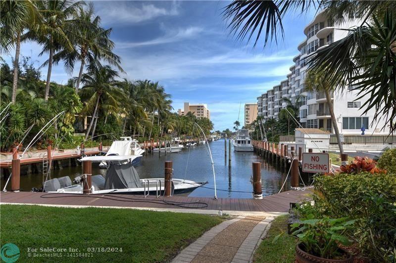 Photo of 4800 Bayview Dr 406 in Fort Lauderdale, FL
