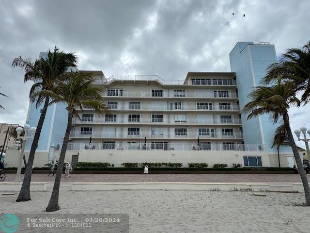 Photo of 300 Oregon St 401 in Hollywood, FL