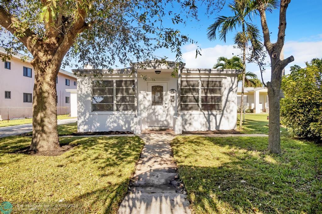 Photo of 2535 Taft St in Hollywood, FL