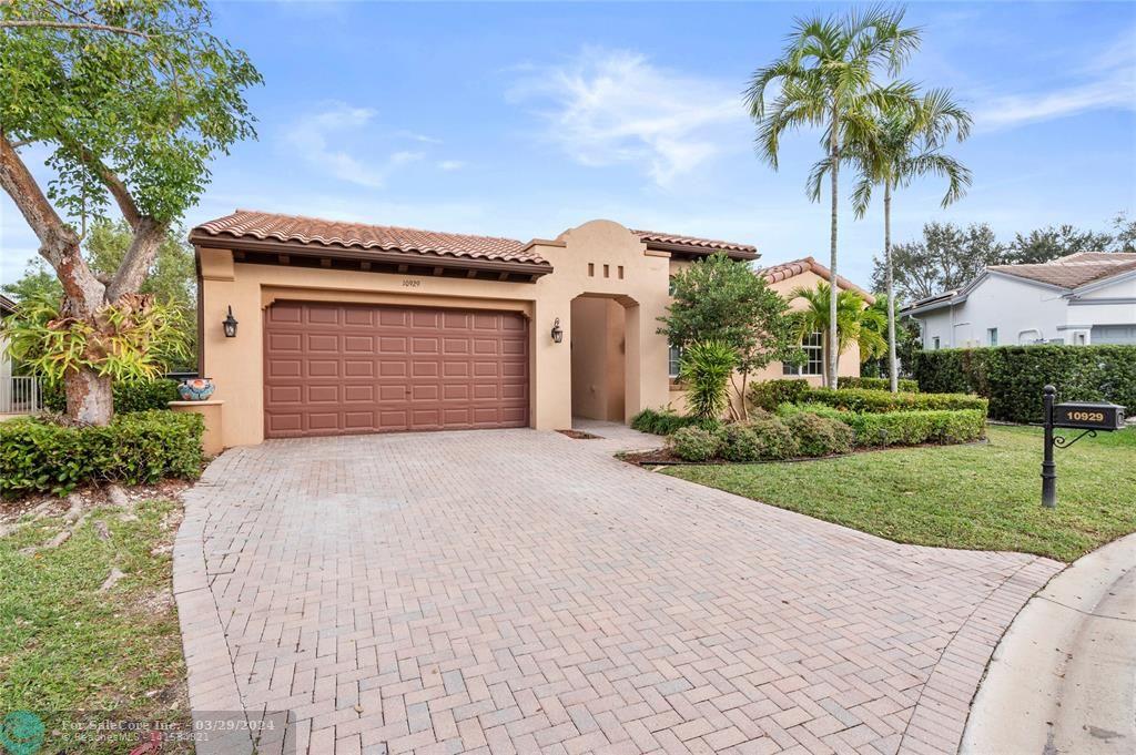 Photo of 10929 NW 81st Mnr in Parkland, FL