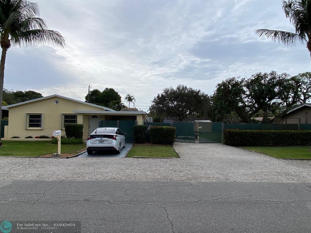 Photo of 824 NE 22nd Dr in Wilton Manors, FL