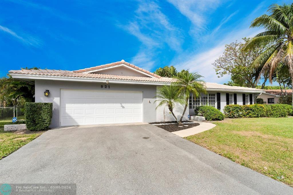 Photo of 921 SW 75th Ter in Plantation, FL
