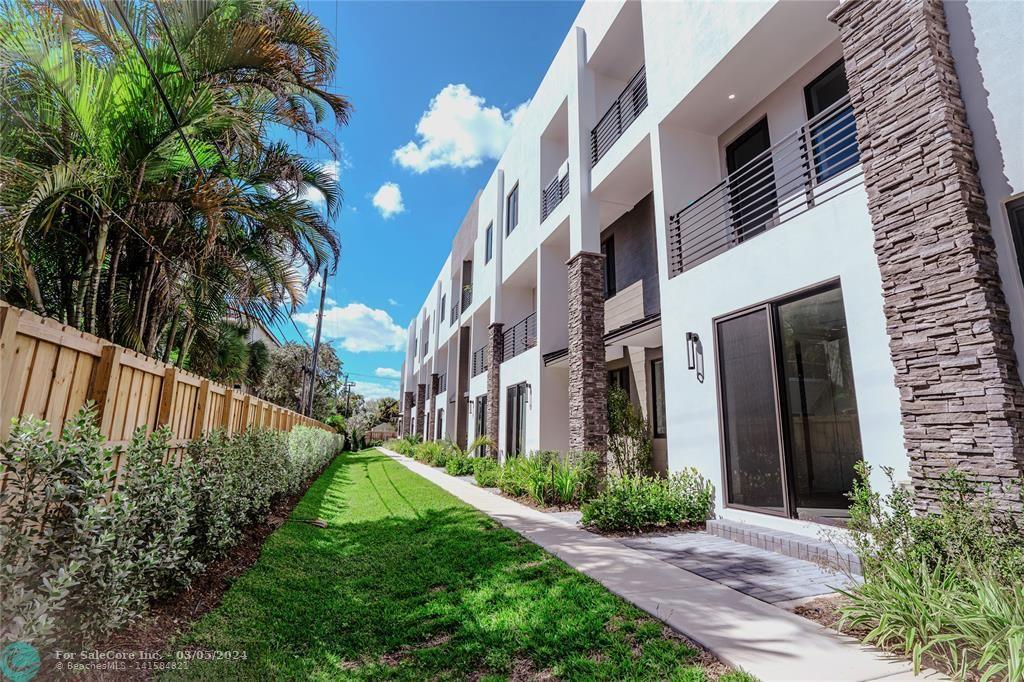 Photo of 430 SE 12th Ct 430 in Fort Lauderdale, FL