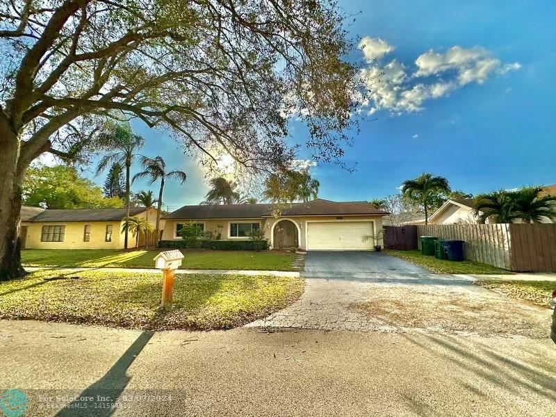 Photo of 5007 SW 105th Ave in Cooper City, FL