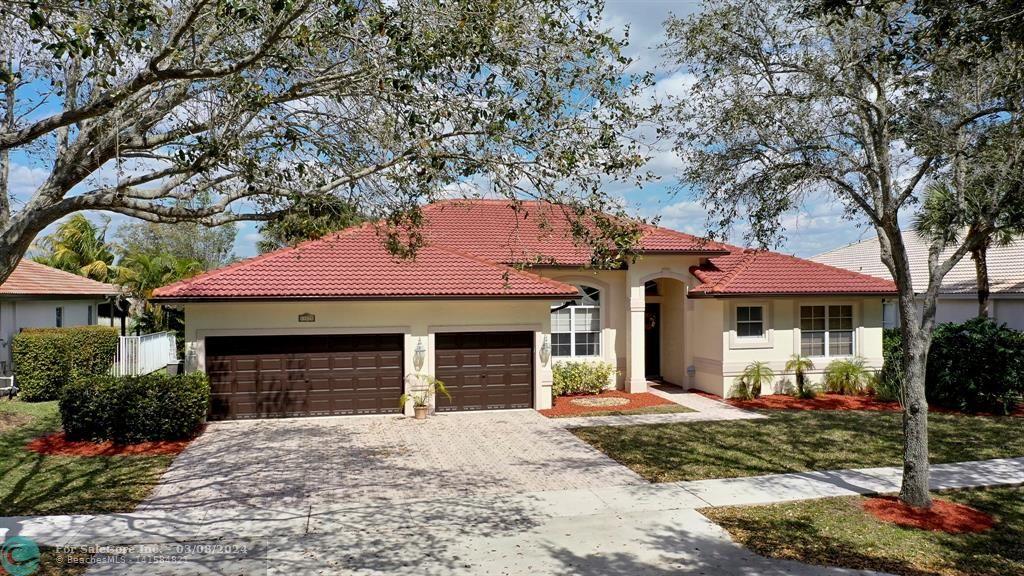 Photo of 13275 Lakeside Ter in Cooper City, FL