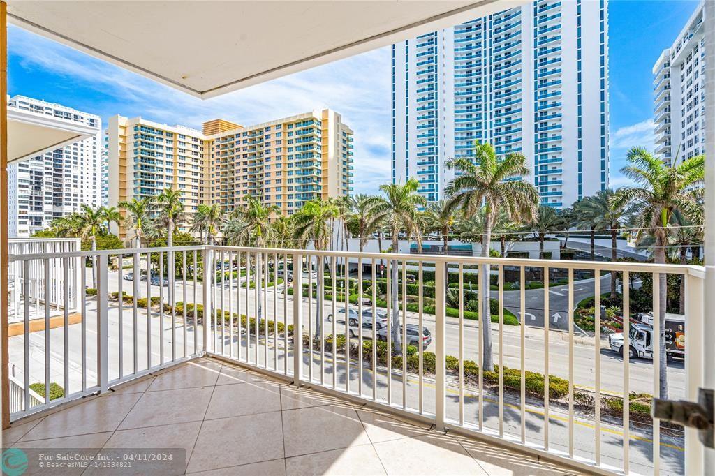 Photo of 2710 S Ocean Dr 401 in Hollywood, FL