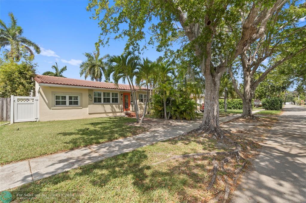 Photo of 1527 Mayo St in Hollywood, FL