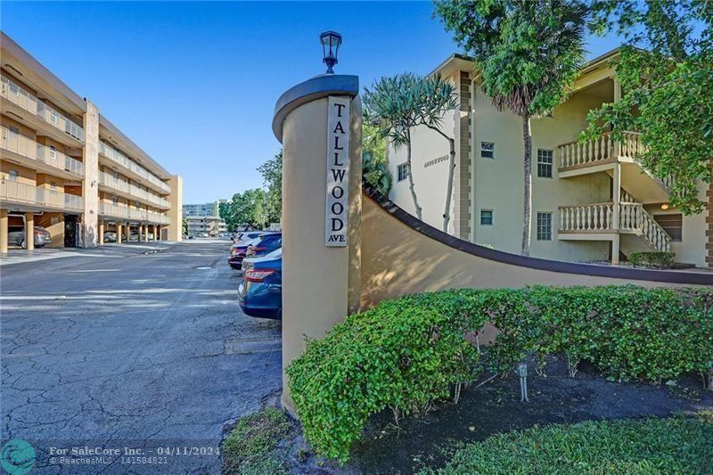 Photo of 900 Tallwood Ave 207 in Hollywood, FL