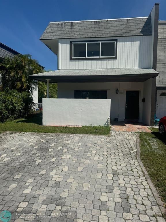 Photo of 7953 SW 6th St in North Lauderdale, FL