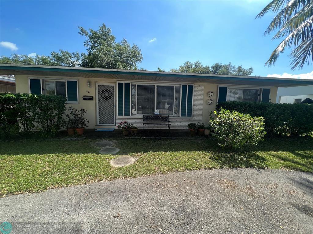 Photo of 421 SW 11th Ave in Hallandale Beach, FL