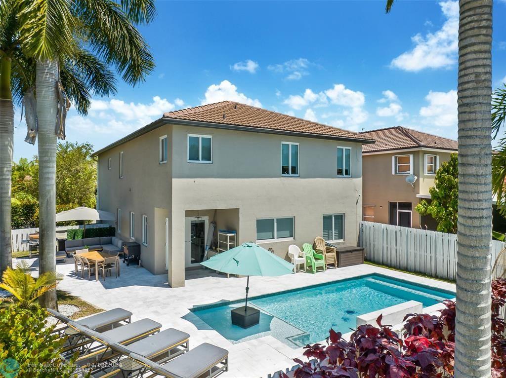 Photo of 19280 NW 13 St in Pembroke Pines, FL