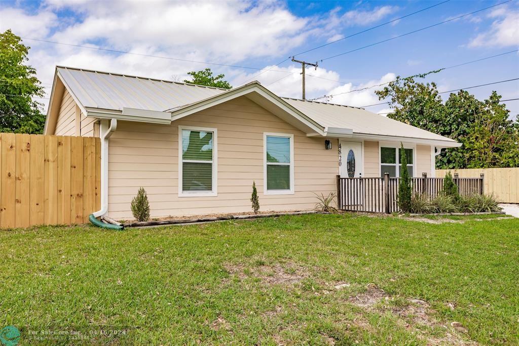 Photo of 4820 Banquet Wy in Lake Worth, FL