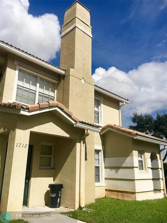Photo of 1712 Belmont Ln in North Lauderdale, FL
