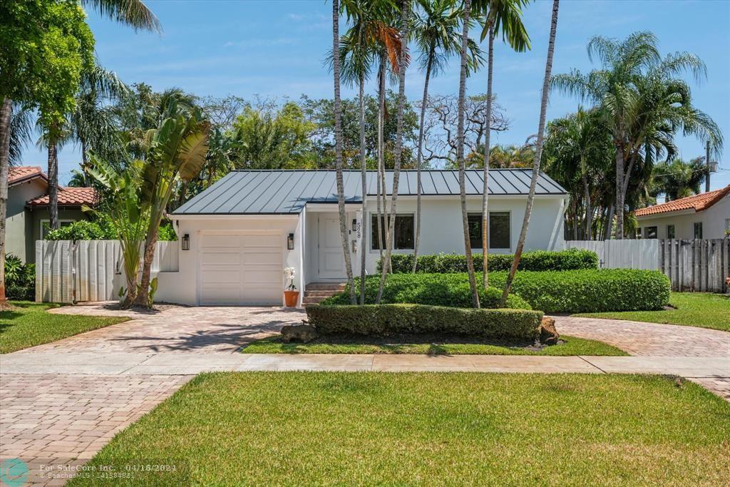 Photo of 528 NE 13th Ave in Fort Lauderdale, FL