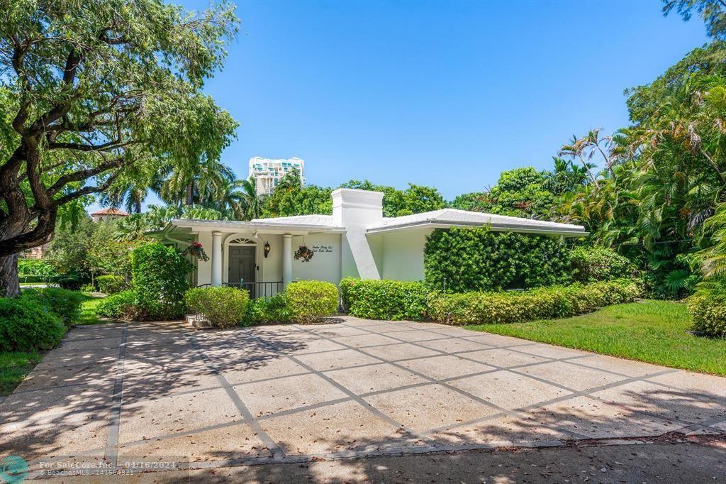 Photo of 1236 E Lake Dr in Fort Lauderdale, FL