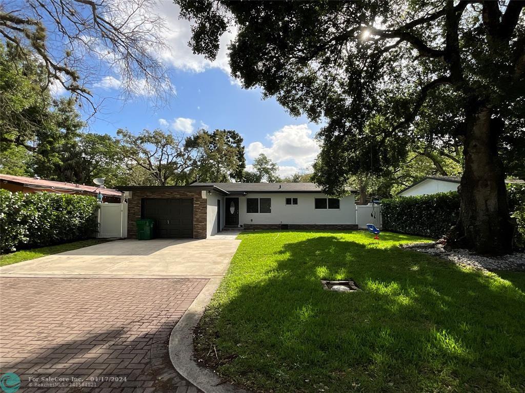 Photo of 4930 SW 28th Ter in Fort Lauderdale, FL