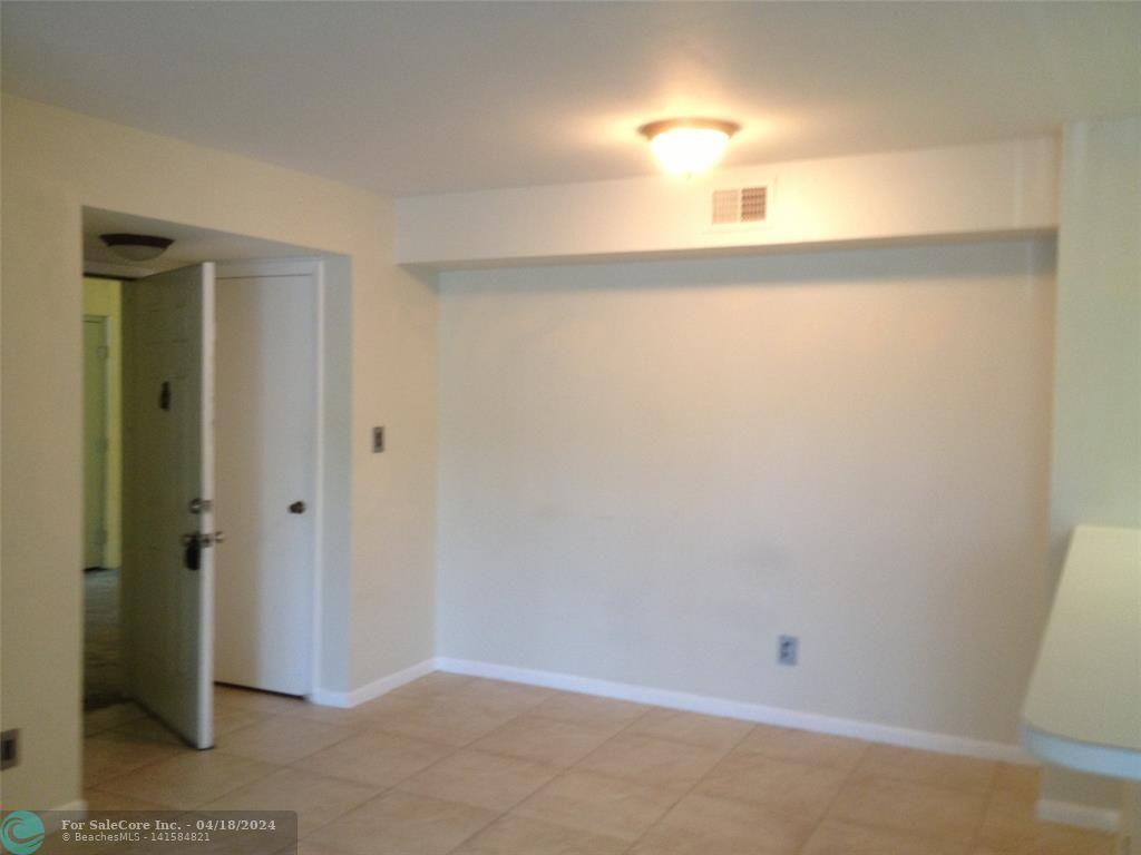Photo of 520 S Park Rd 18-12 in Hollywood, FL