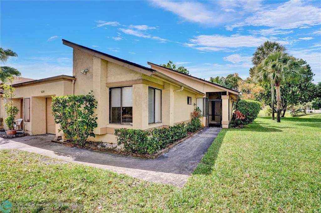 Photo of 5211 Gate Lake Rd in Fort Lauderdale, FL