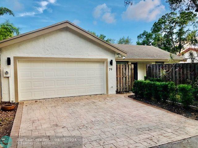 Photo of 79 Forest Cir in Cooper City, FL