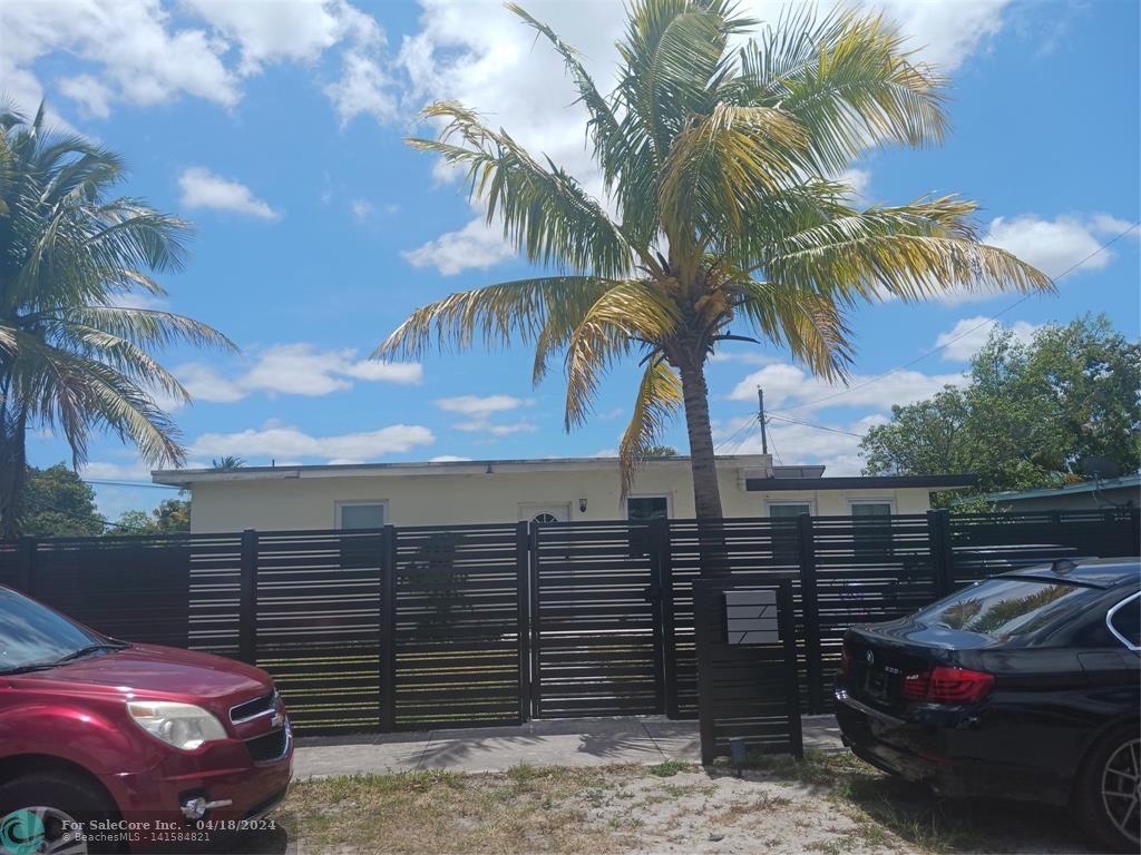 Photo of 1100 NW 114th St in Miami, FL