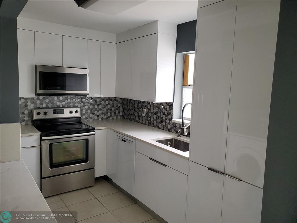 Photo of 2945 NW 68th St in Fort Lauderdale, FL