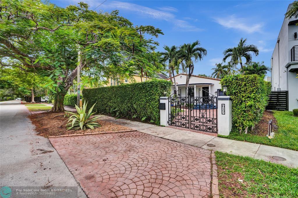 Photo of 617 N Victoria Park Rd in Fort Lauderdale, FL