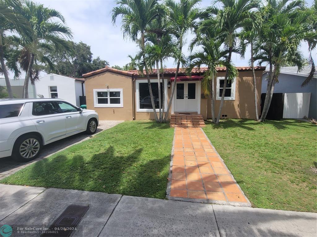 Photo of 521 SW 23rd Rd in Miami, FL