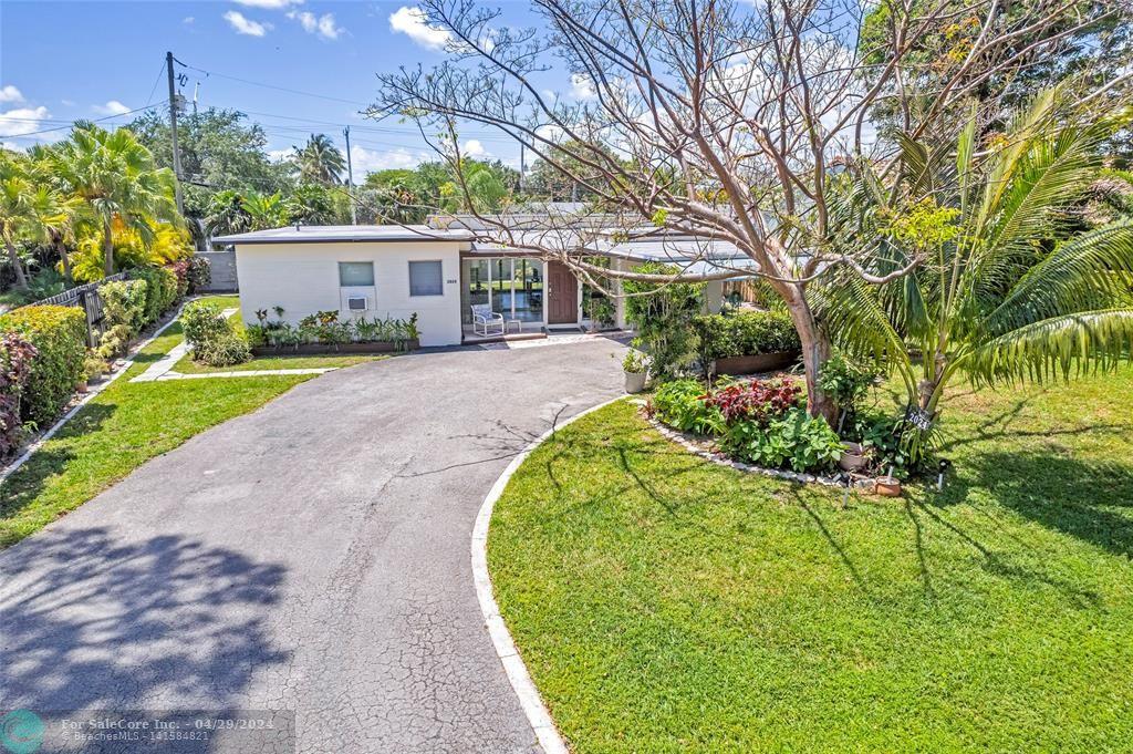 Photo of 2024 NE 26th Dr in Wilton Manors, FL