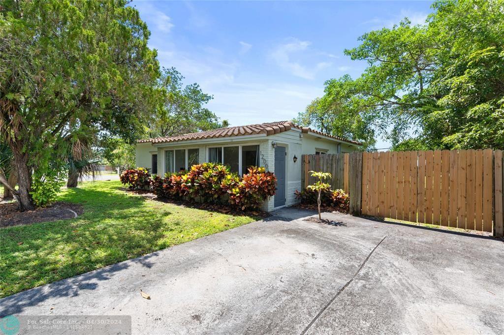 Photo of 1200 SW 29th St in Fort Lauderdale, FL