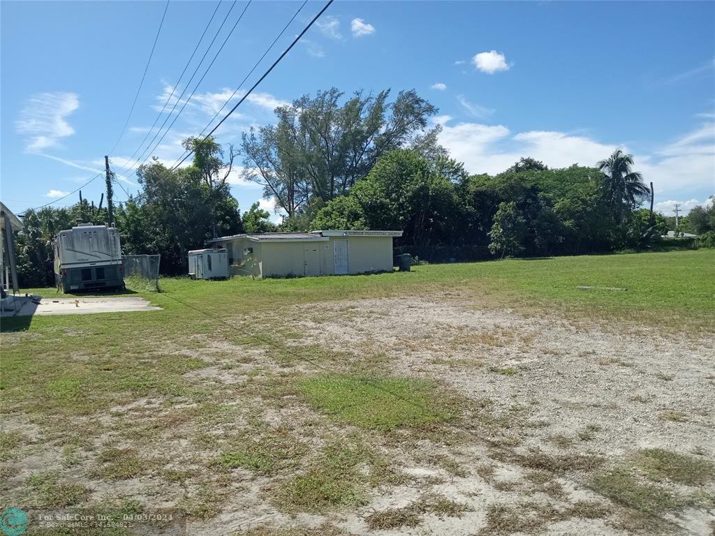 Photo of 2014 NW 28th St in Oakland Park, FL