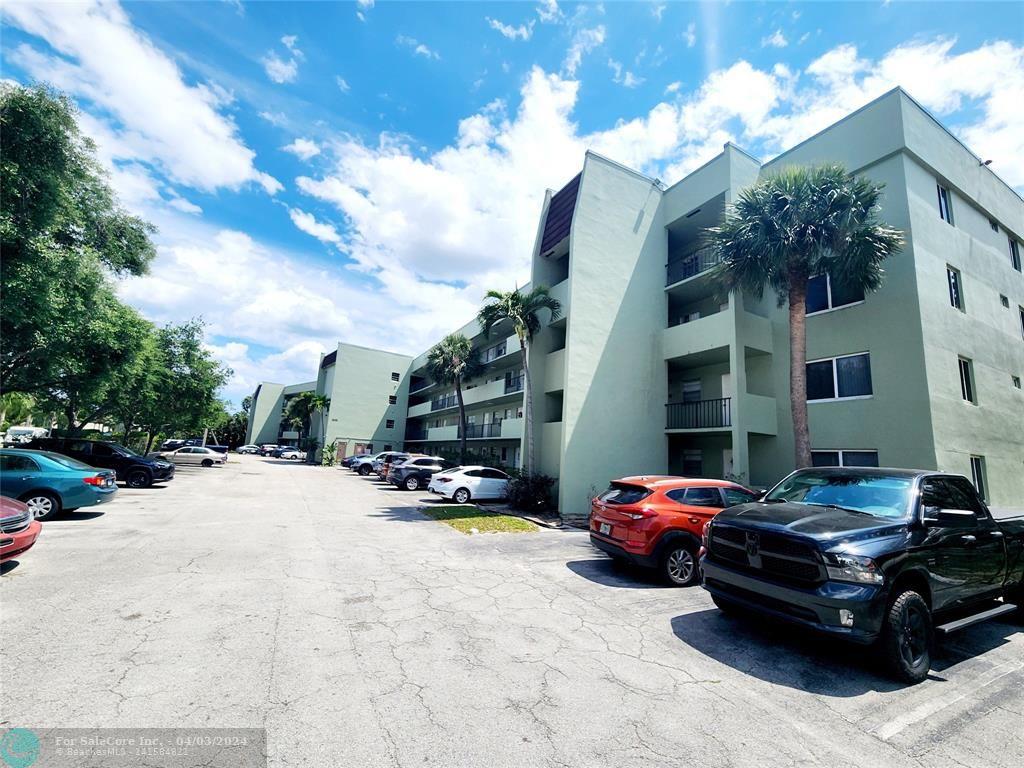 Photo of 1638 Embassy Dr 202 in West Palm Beach, FL