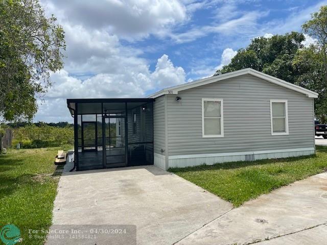 Photo of 101 NW 217th Ter in Pembroke Pines, FL
