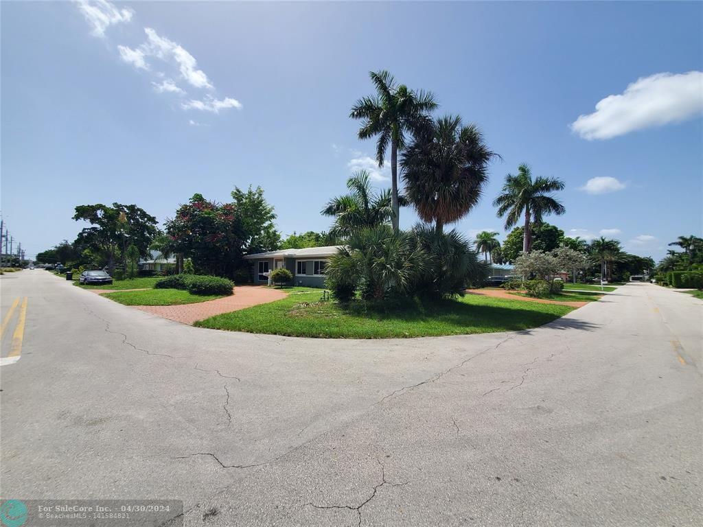 Photo of 274 Basin Dr in Lauderdale By The Sea, FL