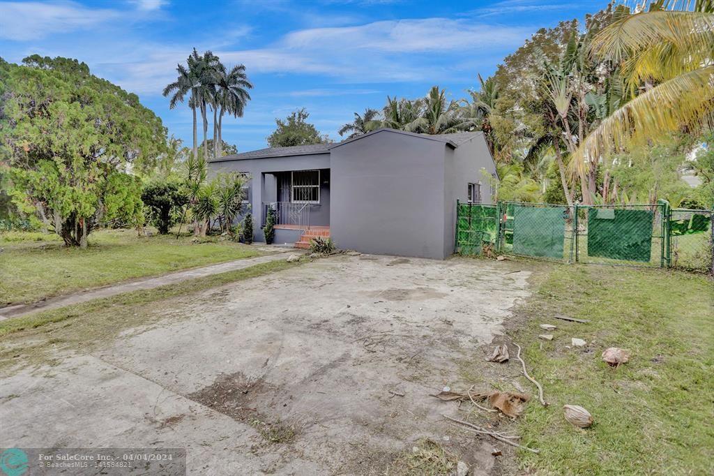 Photo of 140 NW 84th St 2 in Miami, FL