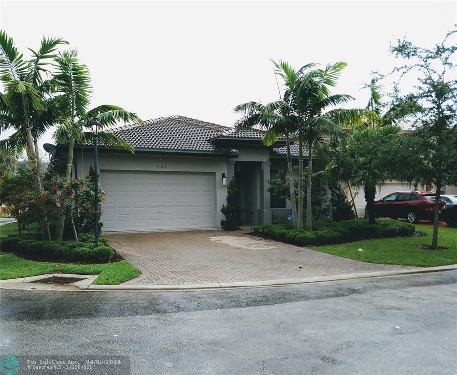 Photo of 901 SW 87th Ter in Plantation, FL